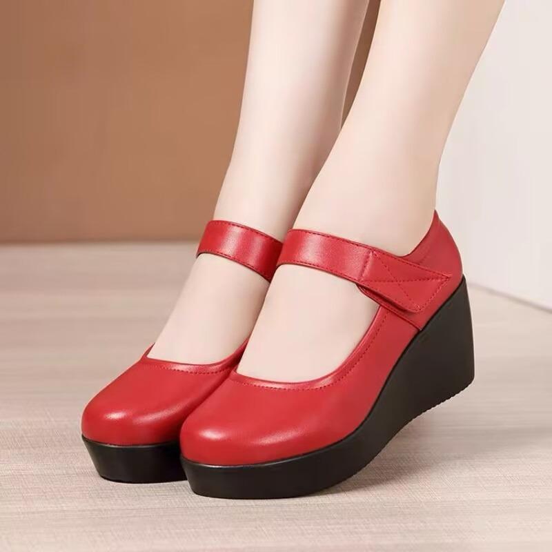 New Women's Thick-soled Single-sole Shoes with A Round Toe, Mid-heel and Soft-soled Wedge Heel