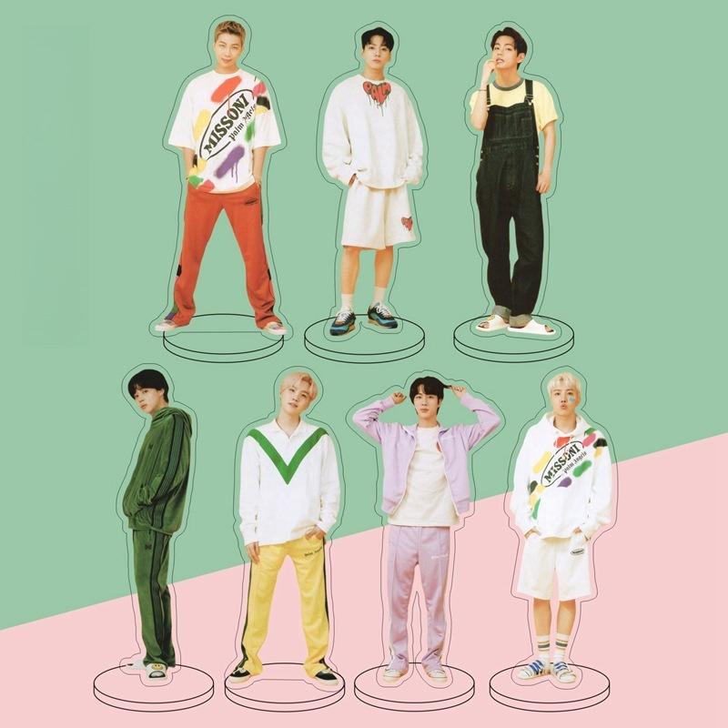 7pcs BTS Casual Outfit Acrylic Standee, Idol Full-Body Photo Desk Figure, Kpop Fans Collectible Display Stand