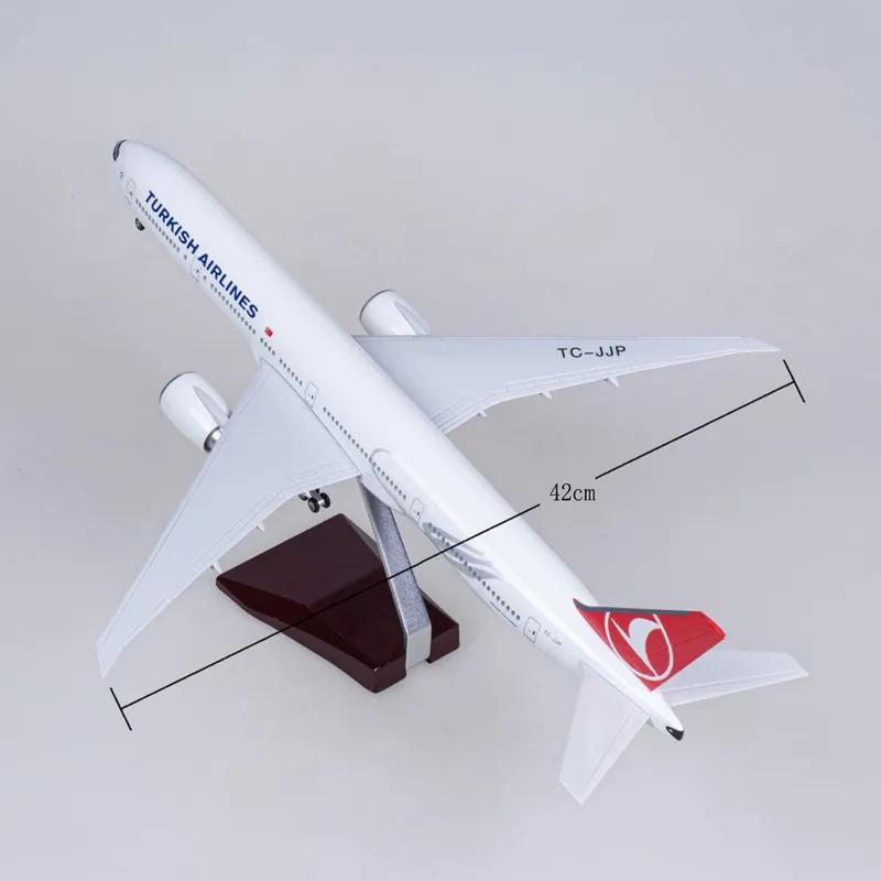 Model Airplane Statue Scale 1:157 Airplane Model Turkey Airlines B777 with LED Light(Touch or Sound Control) for Decoration or