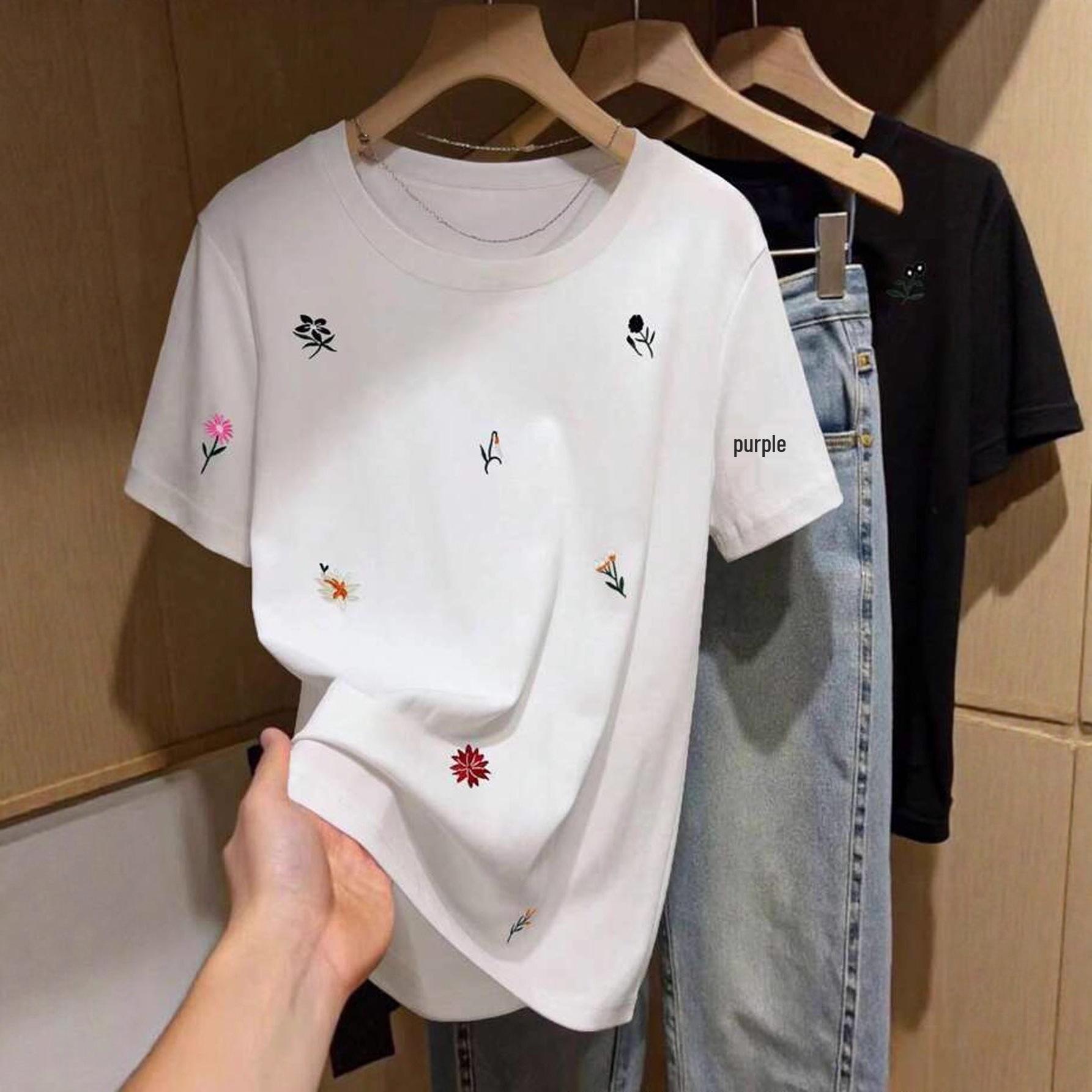 Women s White Cotton T-shirt with Artistic Floral Print XS белый