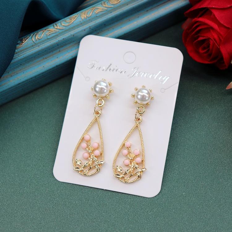 

Серьги-пусеты с жемчугом в национальном стиле, роскошные, женские, универсальные, ретро, длинные серьги с бахромой, барочный темперамент, элегантные серьги