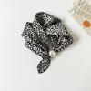 Scialle Semplice in Seta con Stampa Anacardi Piccola per Primavera ed Estate Collana Sottile di Perle Sciarpa Triangolare Magnetica Ciondolo Sciarpa in Seta Sciarpa con Ciondolo