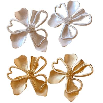 Bohemian Geometric Flower Earrings Gold Vintage Styles Dangle Drop Earrings for Trendy Women Everyday Jewelry Pieces