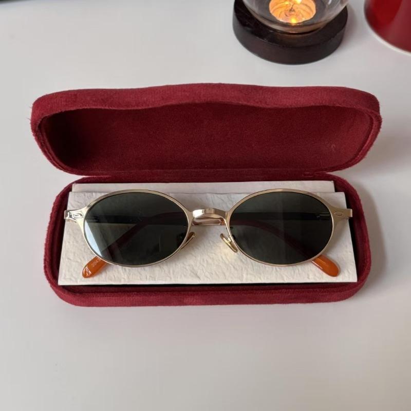 New Women Metal Small Frame Oval Sunglasses Fashion Women Brand Designer Eyeglasses UV Protection Eyewear UV400 Gafas De Sol