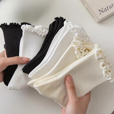 1 paar/los Socken für Frauen Rüschen Baumwolle Mitte Rohr Knöchel Kurze Atmungs Schwarz Weiß set Frühling Herbst