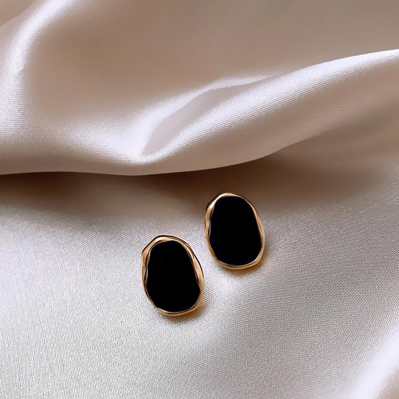 Geometric Irregular Black Stud Earrings for Women - S925 Silver Needle, Retro Hong Kong Style, High-End Design.