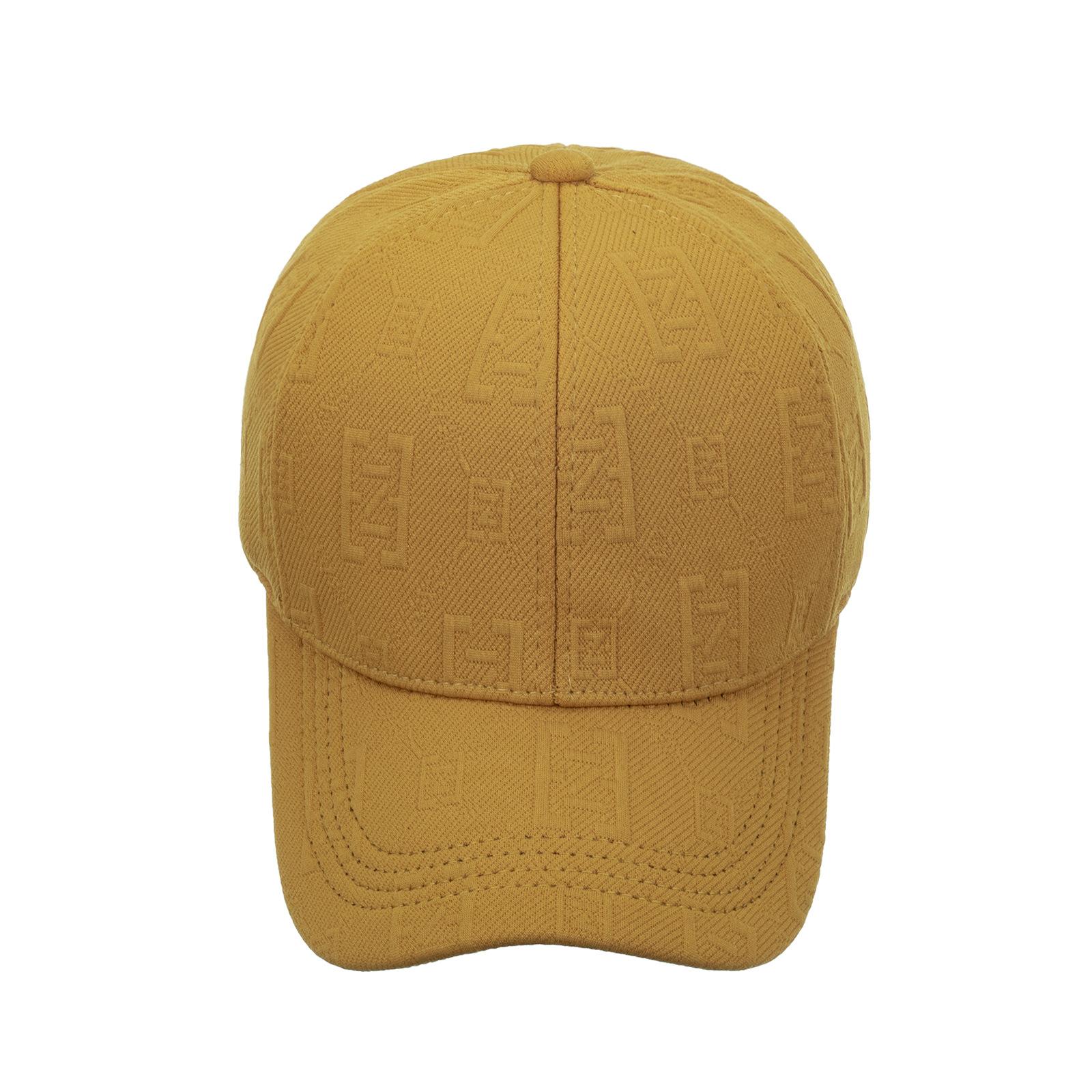 

Autumn and winter new Z embossed thickened thermal baseball cap cap бежевий