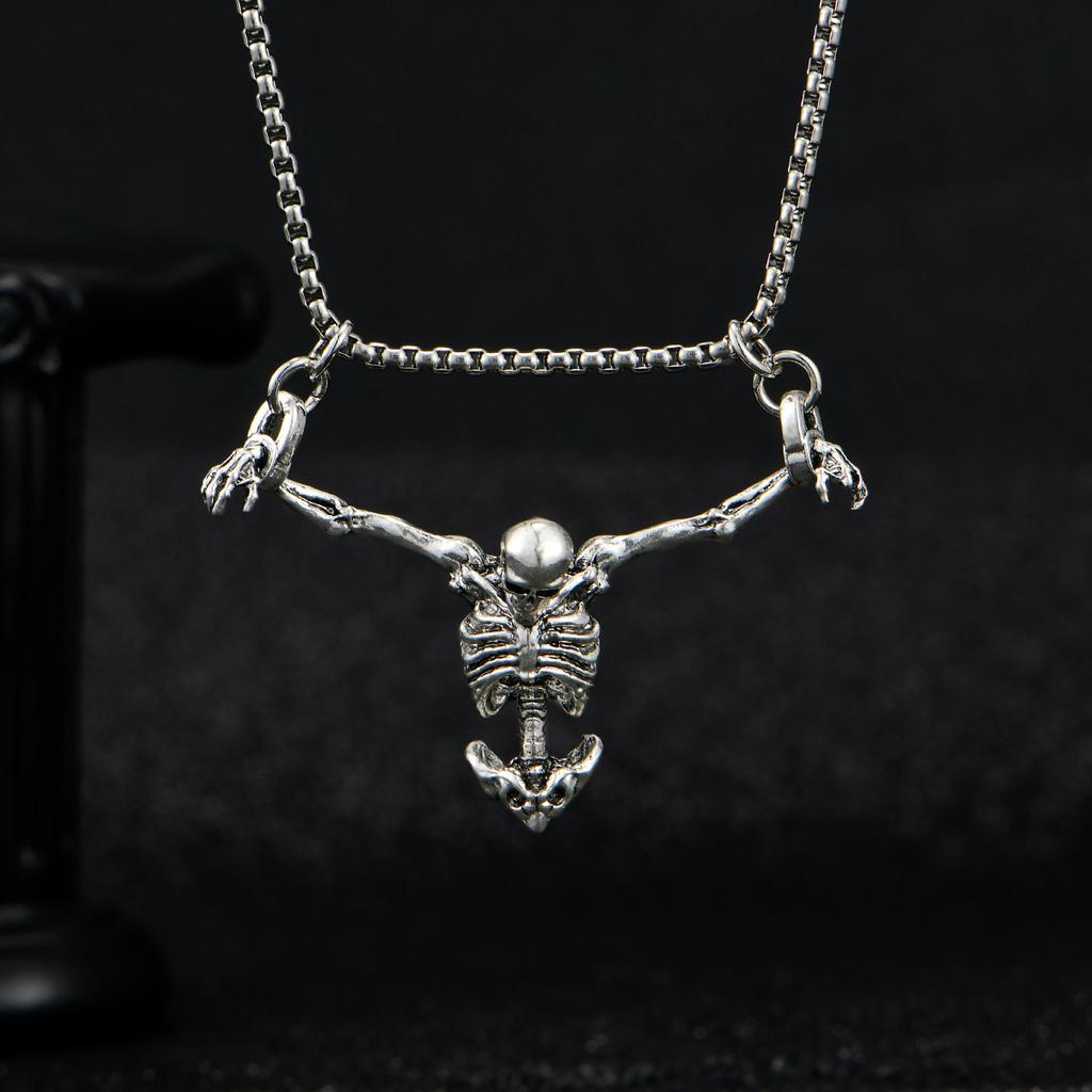 A Fashionable and Creative New Halloween Punk Style Skull Necklace Halloween Gift