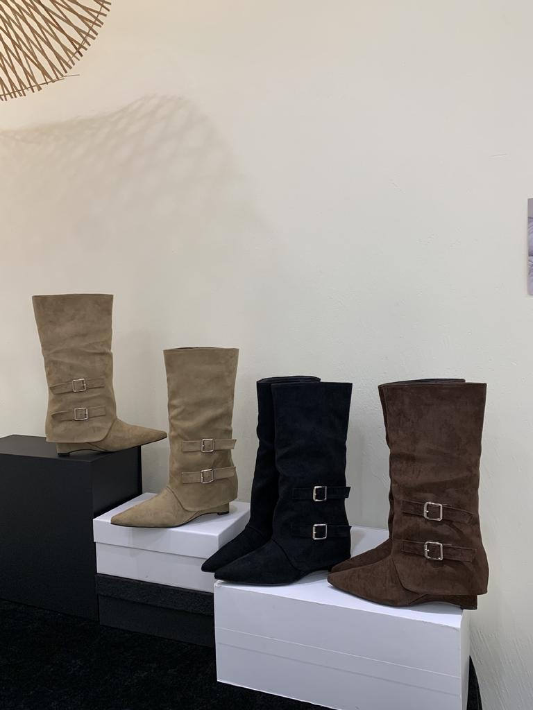 The inner height of the slope is increased by about 5cm. Square head, long boots, women's boots, short boots, high boots, and knight boots are wo