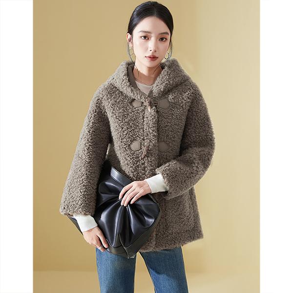 Hooded Cow Horn Button Wool Fur Coat