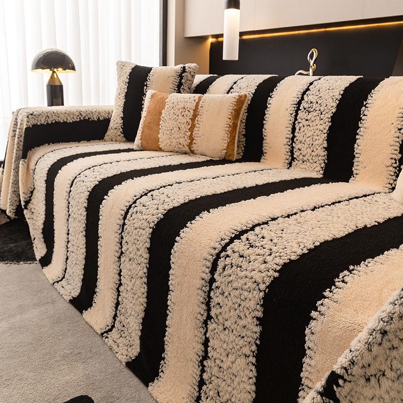 Sofa Protector, Vintage Interlaced Comfortable Sofa Blanket, Suitable for Pets, Anti-slip Protection, Luxury Thick Velvet Sofa Cover