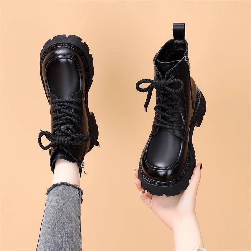 Women's British Style Velvet-Lined Martin Boots – Versatile, Warm, Thick-Soled, Short Boots for Autumn and Winter.