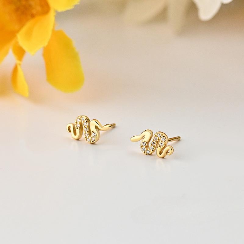 Diamond-in Serpentine Earrings Light Luxury Fashion Personality High-end Sense Handsome Earrings Niche Design Sense