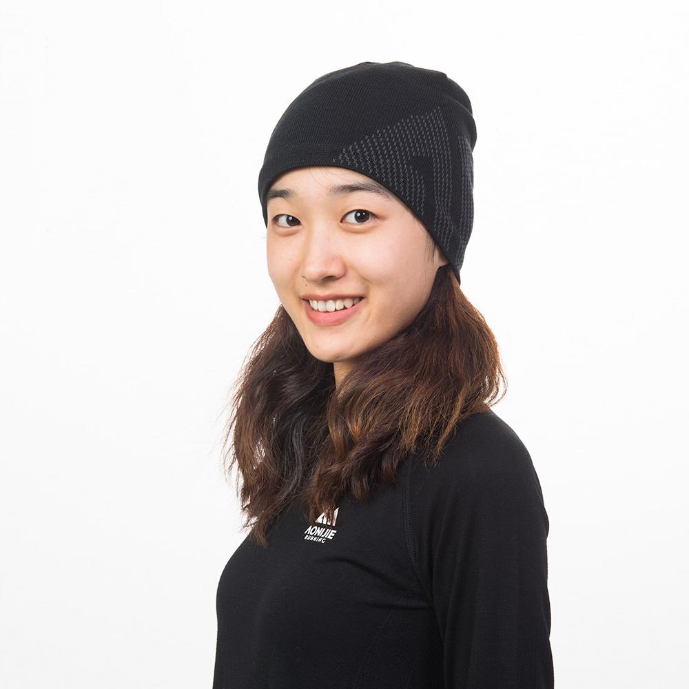 Oniji Clever C39 Black Merino Wool Beanie