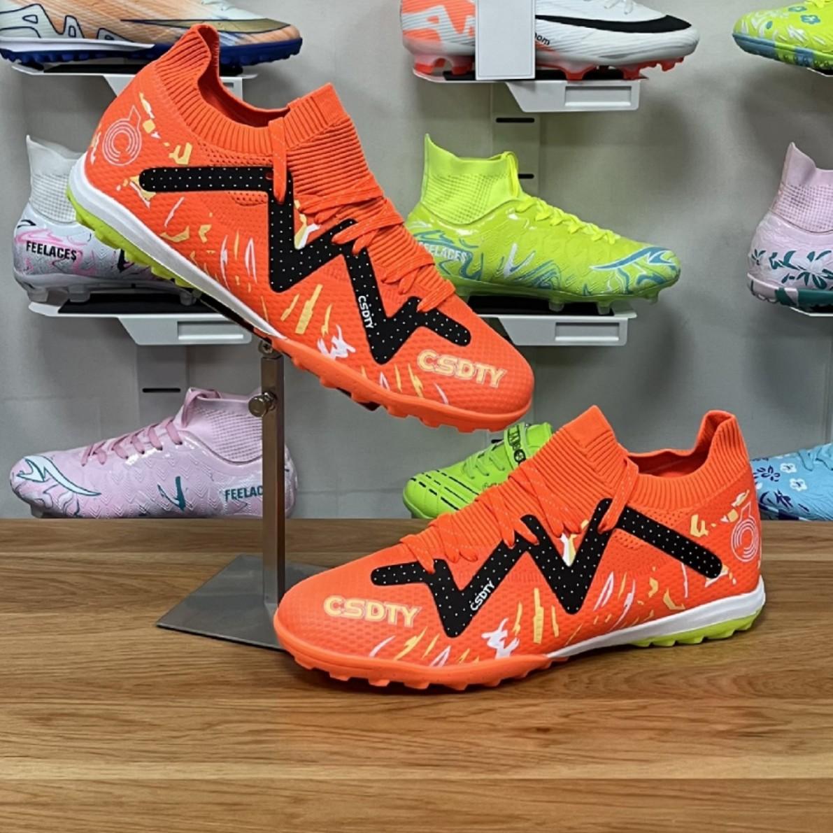 

New youth football shoes, lightweight design, non-slip and wear-resistant long nails and broken nails sports football shoes 32