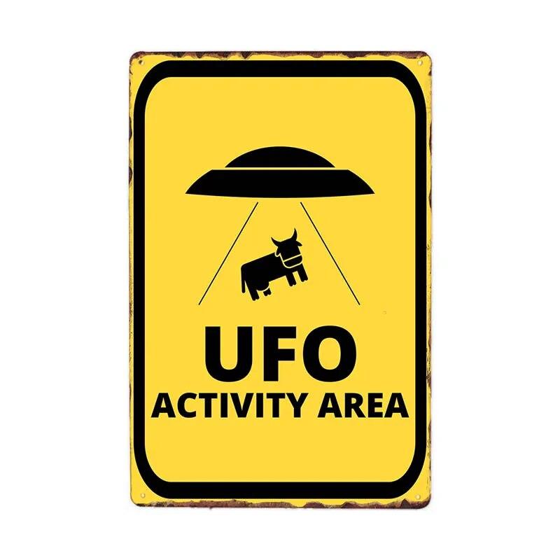 Warning Area 51 Metal Tin Sign UFO Vintage Wall Plaques Art Poster Decoration Painting Home Decor 20x30cm