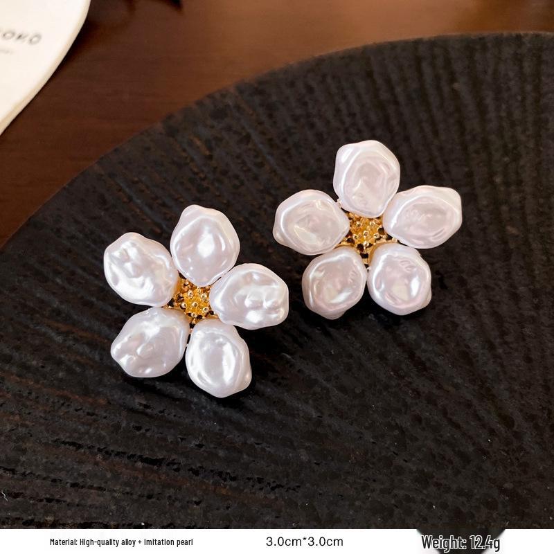 French Retro Pearl Plaid Earrings: Luxury Korean Studs for Women