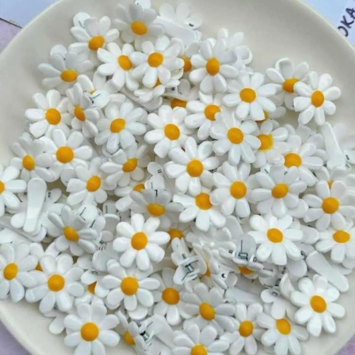 

Набір заколок для волосся Daisy із 12 предметів – милий і стильний квітковий дизайн
