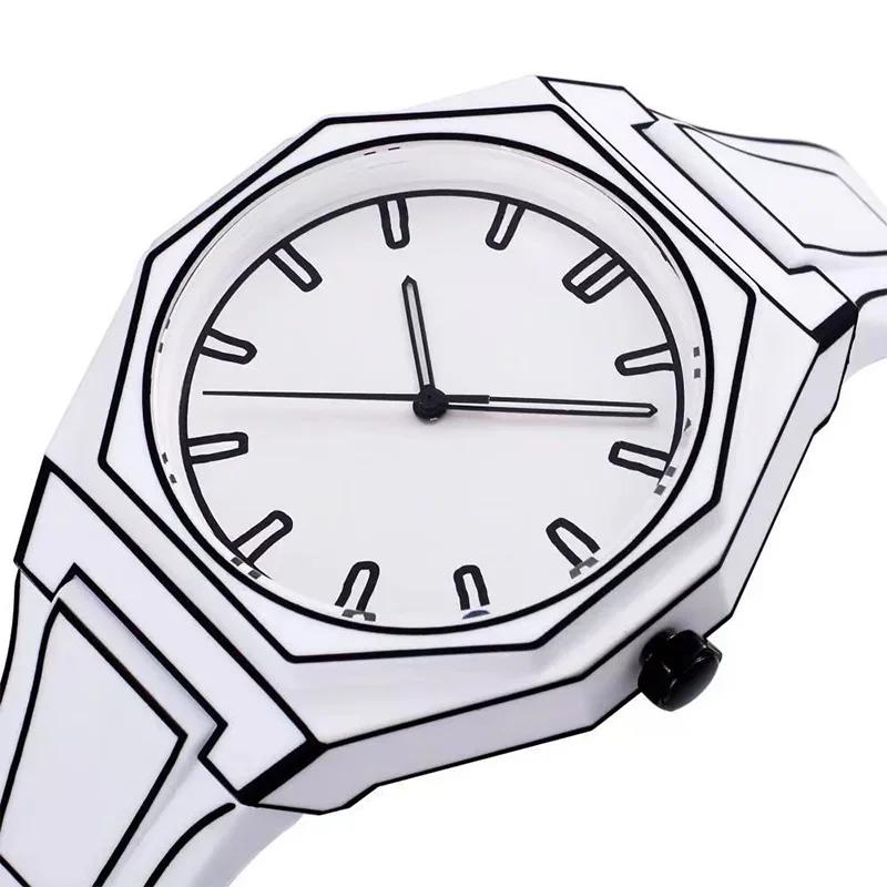 Artistic Comic Watches: Fashionable 2D Designs for Students
