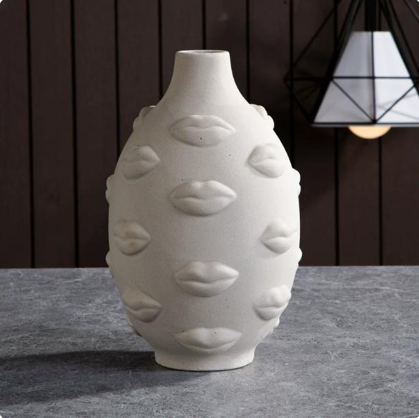 Scandinavian White Ceramic Vase Decoration Home Decoration Crafts Modern Interior Decoration Countertop Vase Art Face Shape Vase