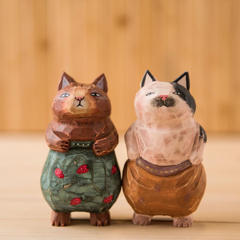 Wooden handicrafts, cat statues, hand carved cat ornaments, creative home ornaments, decorative items, birthday gift ornaments