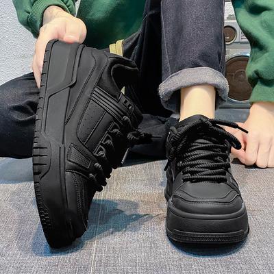 Chaussures pour hommes noires pures automne semelle épaisse rehaussement chaussures de planche décontractées tendance sportive polyvalente chaussures à pain rétro Darth Vader