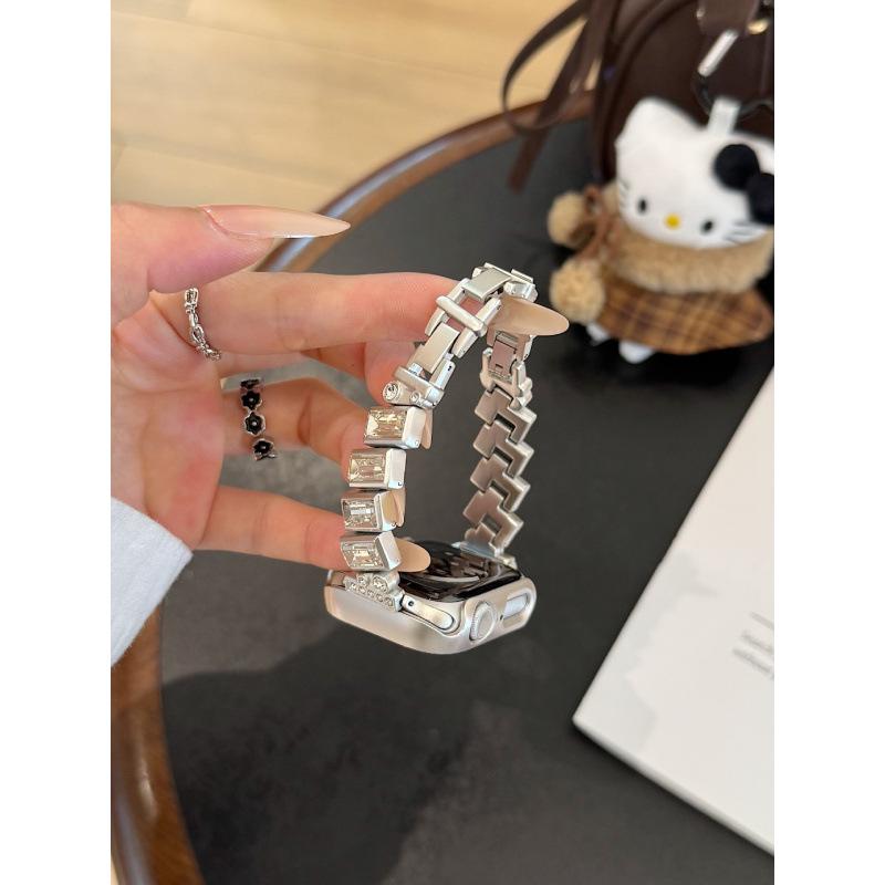 Compatible Diamond-Studded Metal Strap for Huawei GT654, Xiaomi 9 Pro, Apple iWatch 11