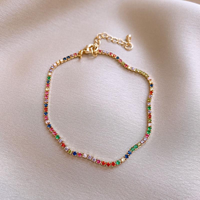 2025 Neues quadratisches Zirkonia-Armband: Elegante Luxus-Handkette für Damen