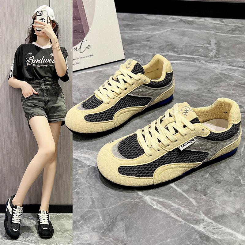 Korean version of the popular mesh breathable sports and leisure shoes women's autumn 2025 new niche lace-up flat-bottomed German training shoes