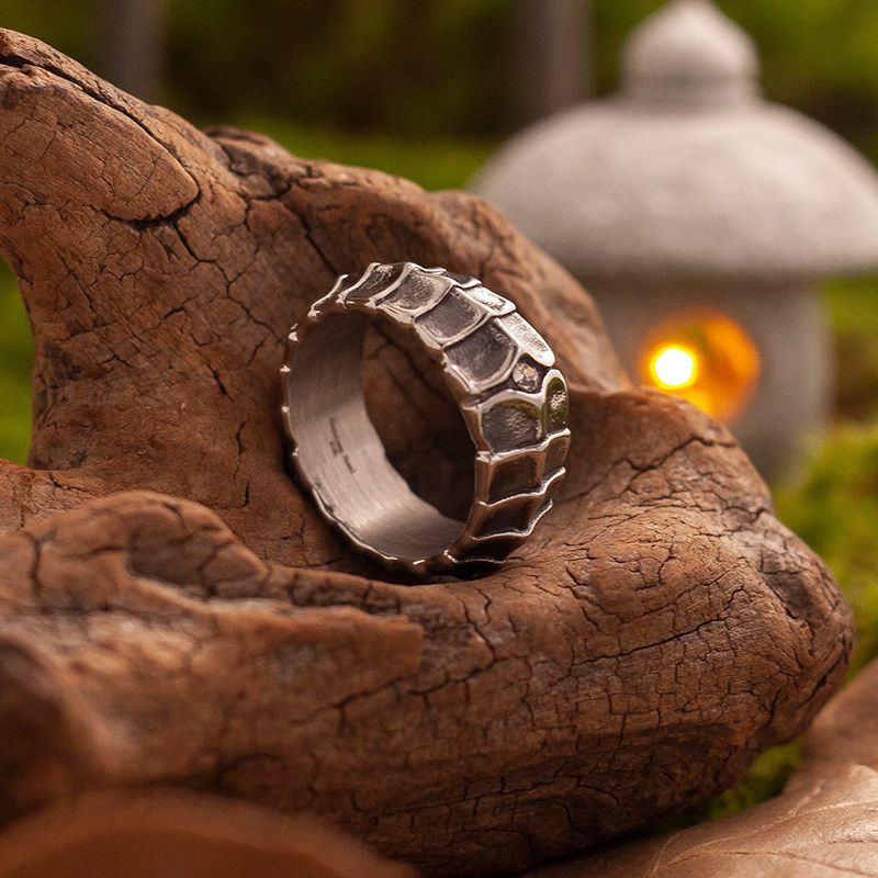 

Night Works DragonForce Fashion Retro Waste Land Old Money Style Texture Feeling Dragon Ridge Ring for Men Plus Size The power of the Dragon Us Size 9