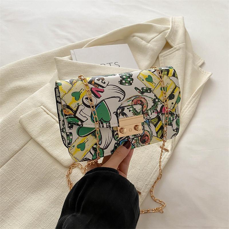 Stylish Printed Small Square Bag For Women With Trendy Chain Strap And Lock Closure зелёный