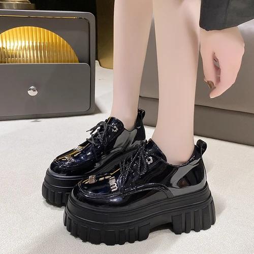 

Мода Новые Повседневные Кроссовки На Массивной Подошве Женские Осенние Кожаные Туфли Кроссовки На Платформе со Шнуровкой 8,5 СМ Клинья Высокие Каблуки Вулканизированные Туфли Женские 39 чёрный