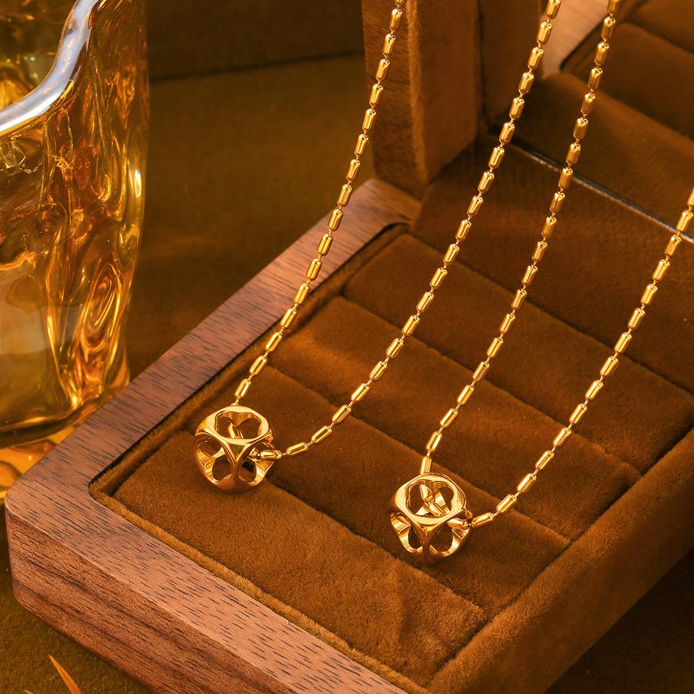 

Summer Style Versatile Rice Bead Chain Pendant Necklace