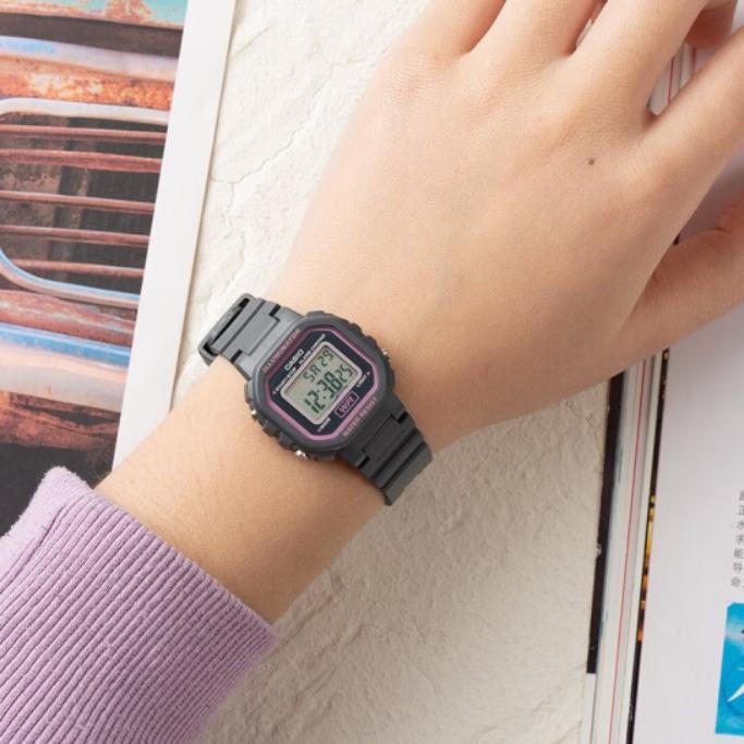 Casio Kadın DİJİTAL Serisi 34,5 mm Gri Saat LA-20WH-8A LA-20WH-8A