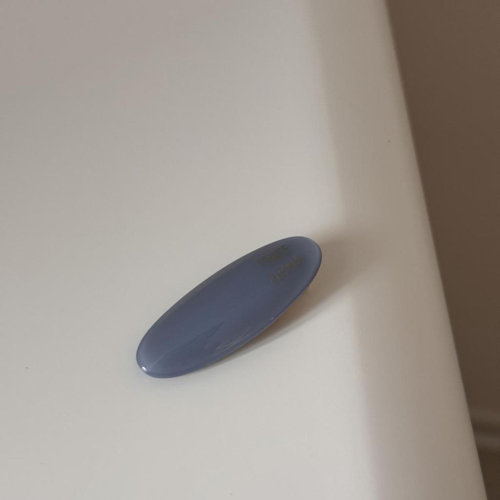 Gold Label Acetate Oval Hair Clip - New Bangs and Side Clip Accessory