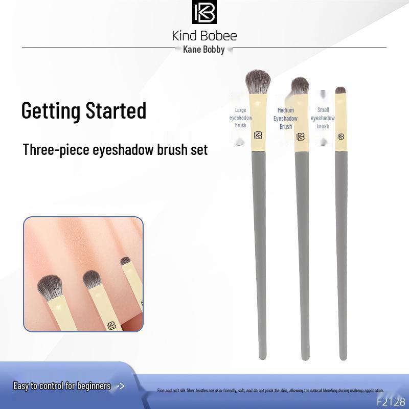 

Cain Bobi Three-Piece Eyeshadow Brush Set: Blending, Base, Detail Eyeliner - Large, Medium, Small. 9.9cm, 7.8mm, 2mm