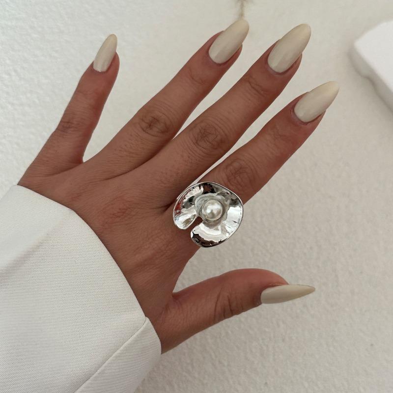 Flower Ring Vintage Accessories Metal Glossy Irregular Design Live Women's Ring