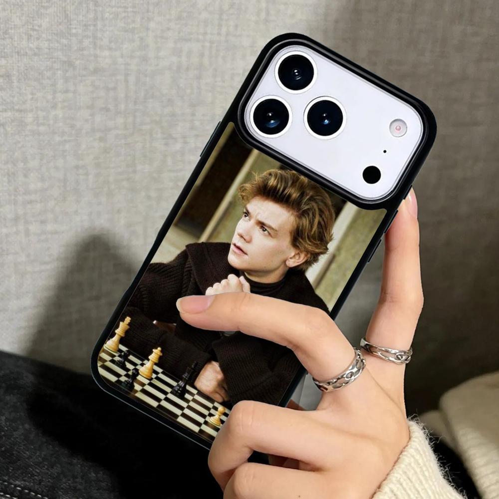 Coque Étui pour iPhone 17 Air 16 Pro Max 15 Plus 11 13 Mini 14 12 Arrière Housse de Téléphone Le Labyrinthe Thomas Sangster Dylan