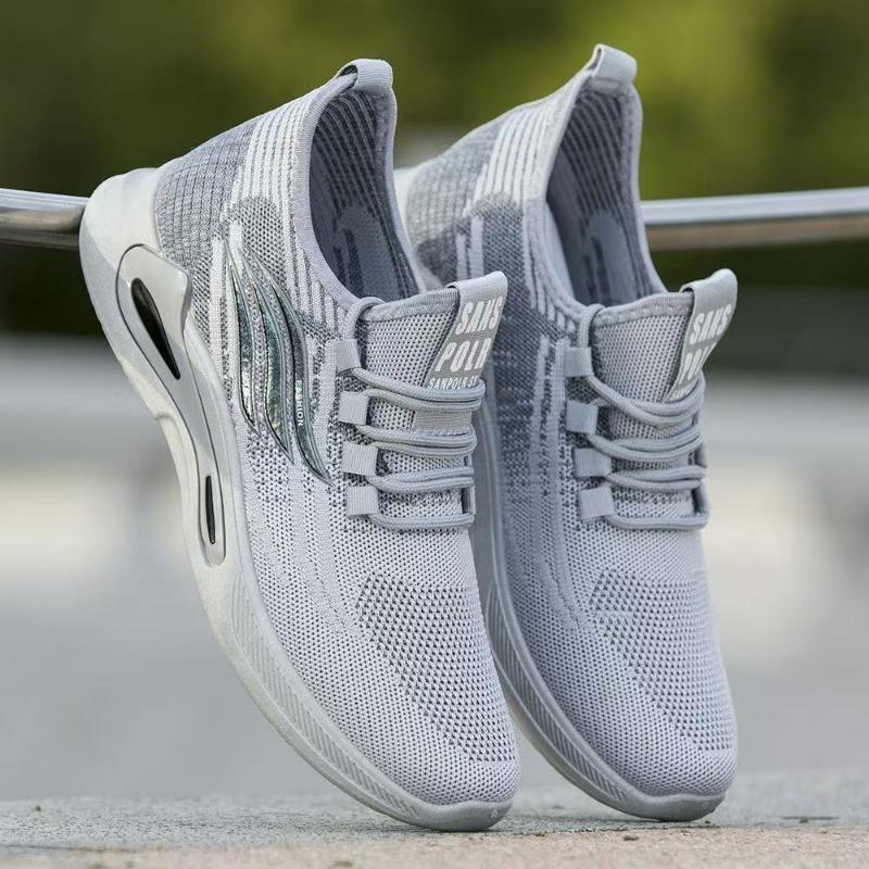 Men's shoes spring and summer new men's casual flying shoes trendy work running shoes kitchen shoes breathable men's shoes
