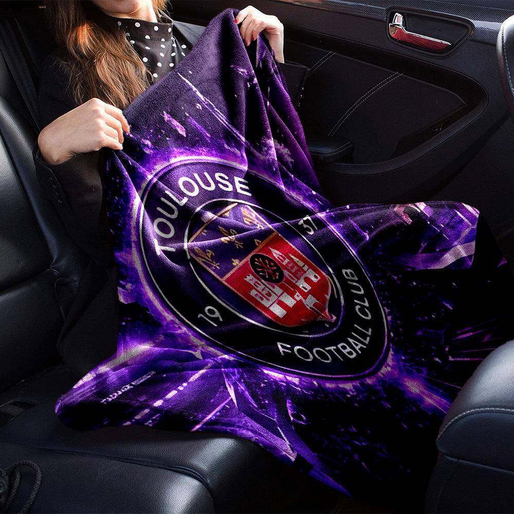 Toul-ouse Crest Design Flannel Blanket, Soft Polyester, Modern Design, All-Season for Camping, Travel, Gifts for Holidays or Birthdays