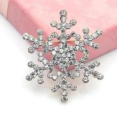 1 Pcs Decoration Charming Water Diamond Diamond Christmas Snow Flake Brooch Christmas Fashion Accessories For Women