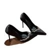 Schwarze Pendler 2025 neue V-Ausschnitt spitze Strass dünner Absatz Satin Mode vielseitige High Heel Einzelne Schuhe Nische
