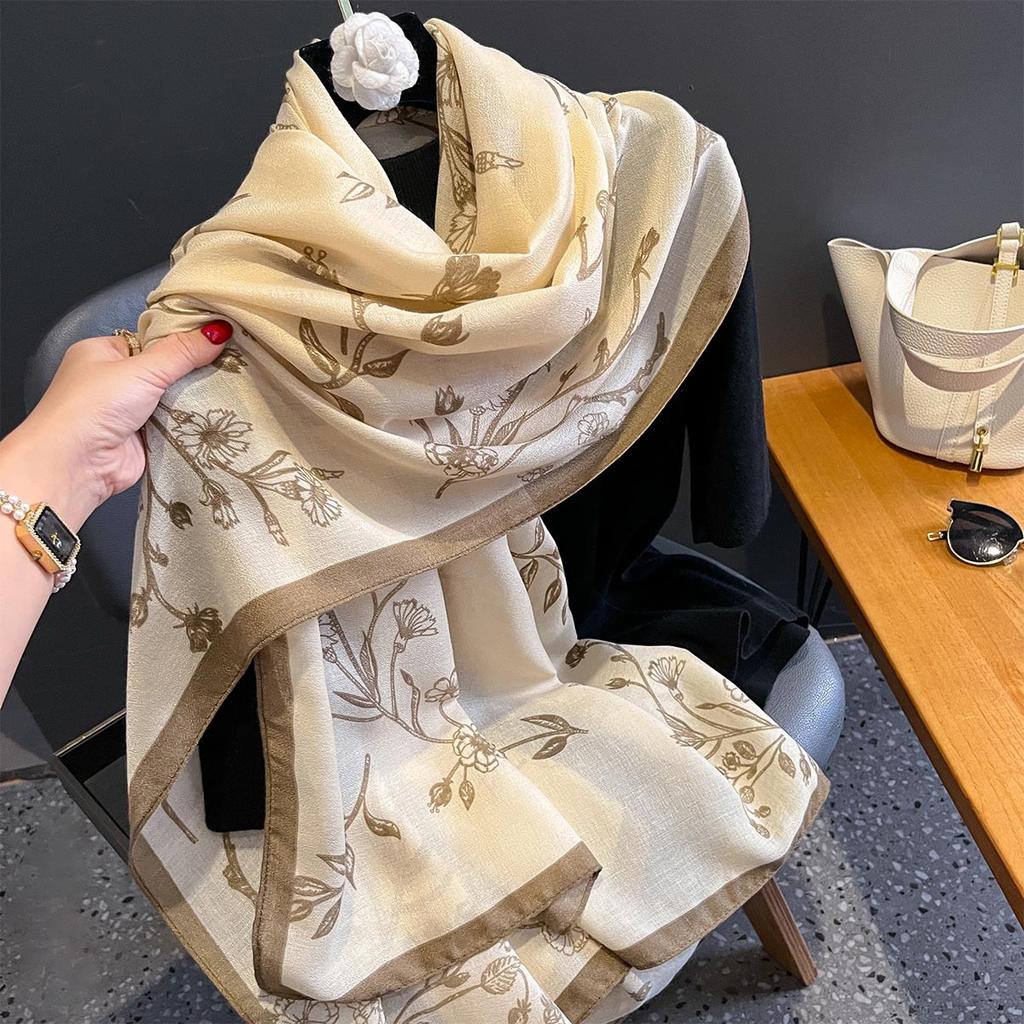 New Simple and Elegant Women's Printed Scarf Korean Style Light Luxury Spring and Autumn Fashion Exterior Shawl Scarf Scarf