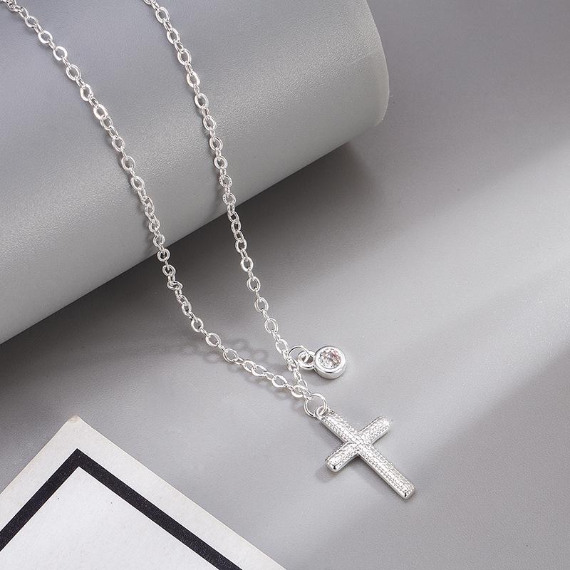 Zirkon-Kreuz-Halskette: Europäische & Amerikanische Leichte Luxus Schlüsselbein Kette für Damen