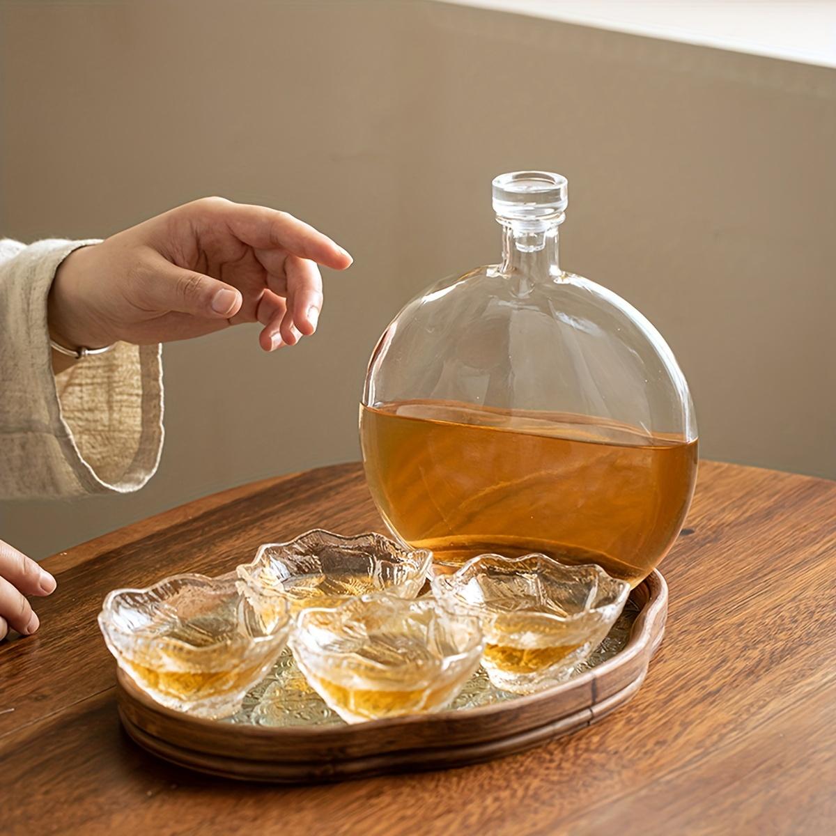 

1 набор креативных стеклянных бутылок для холодного заваривания для приготовления холодного чая, бутылки вина и четырех чашек, идеально подходящих для подачи напитков в баре Yuchuang Wine Set