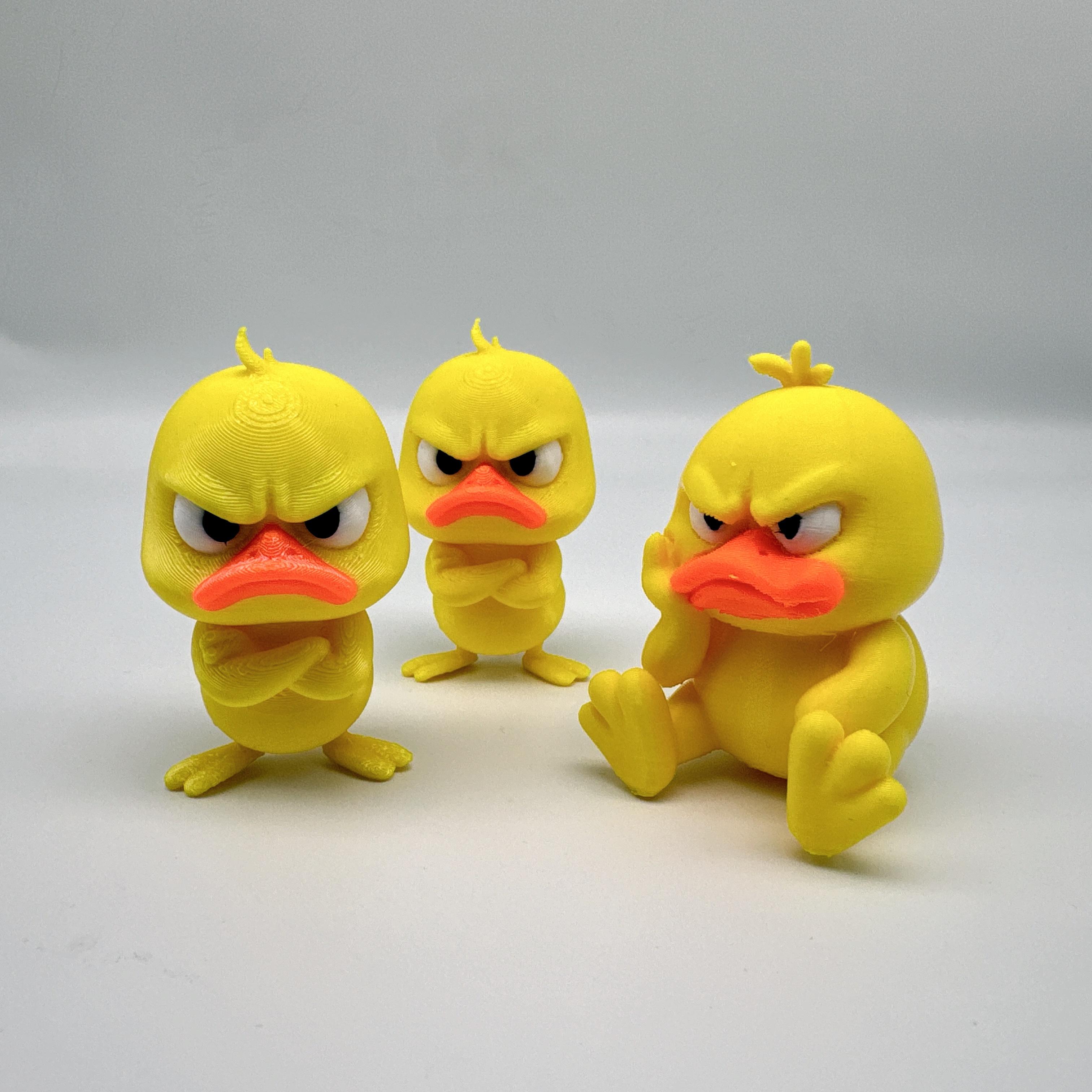 

3pcs 3D Printed Angry Duck Figurine - Classic Yellow Plastic Duck with Orange Beak & Feet, Perfect for Home Decor, Desk Ornament