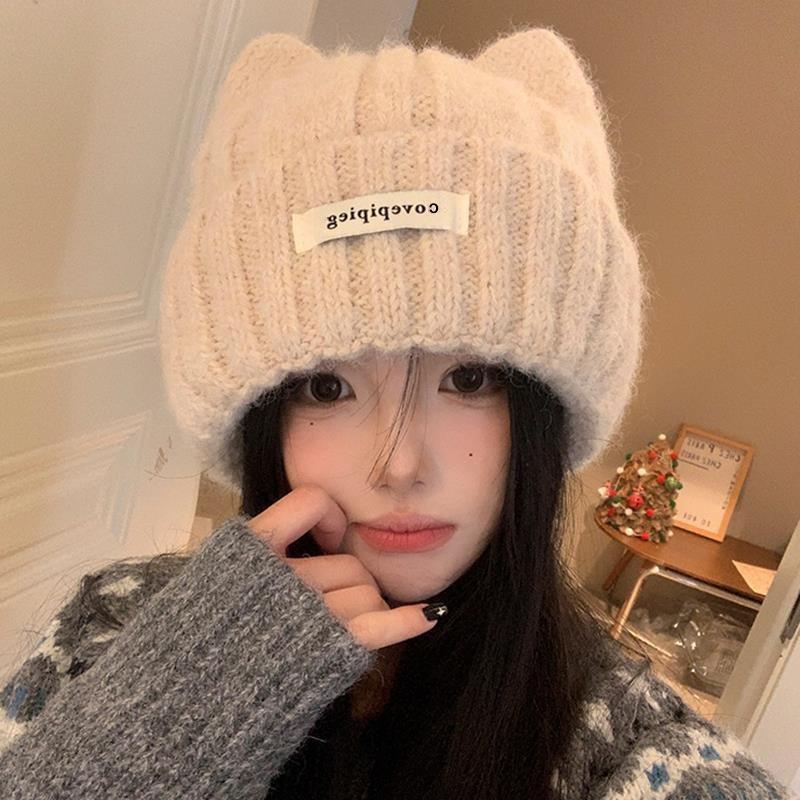 Nouveau bonnet tricoté à oreilles de chat pour l'automne et l'hiver, bonnet chaud en laine pour femme, met en valeur le visage, petits protège-oreilles, bonnet en laine polyvalent et mignon