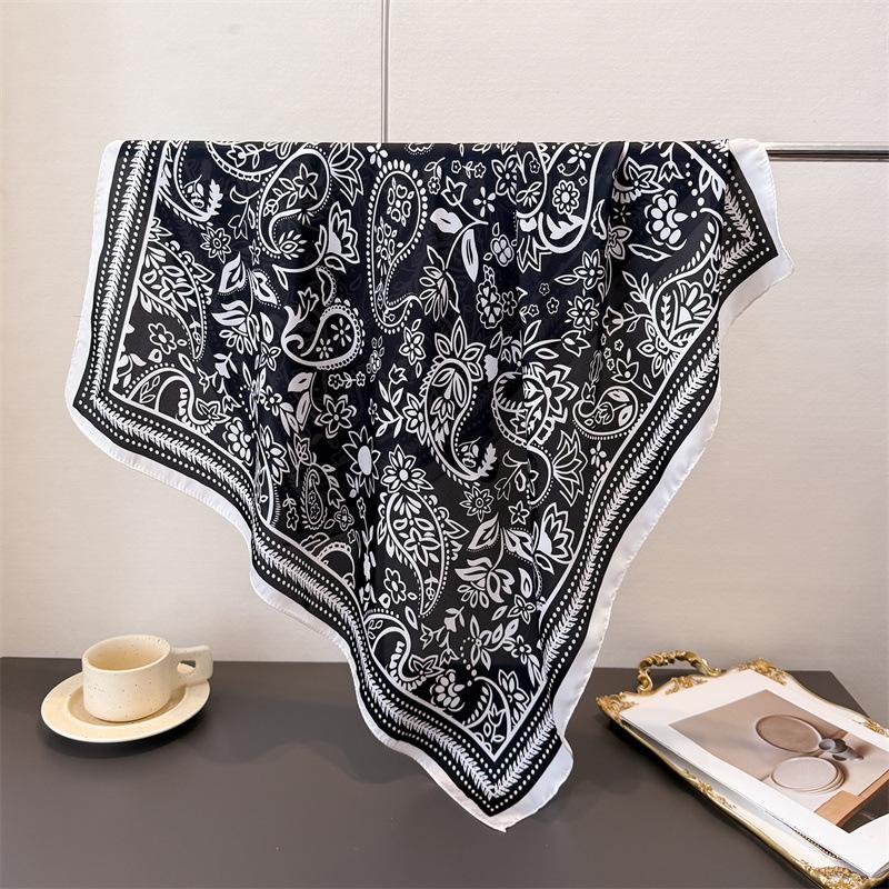 Bohemia Styles Paisley Women Silk 70cm Square Scarf Luxury Female Beach Stoles Echarpe Satin Headband Shawl Wraps Bandana