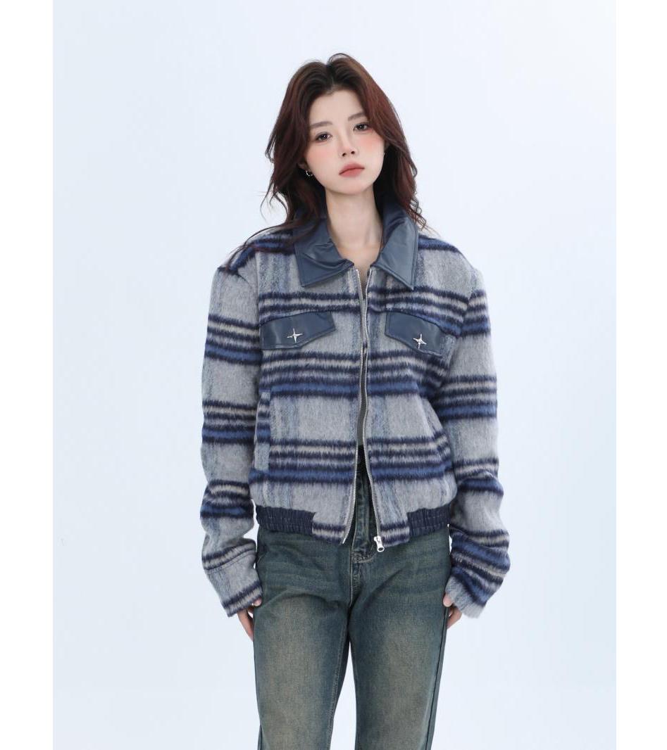 

Утепленная шерстяная короткая куртка во французском стиле ретро.