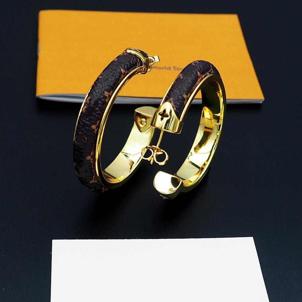 V letter large C-shaped presbyopia earrings, women's C-ring gold presbyopia earrings
